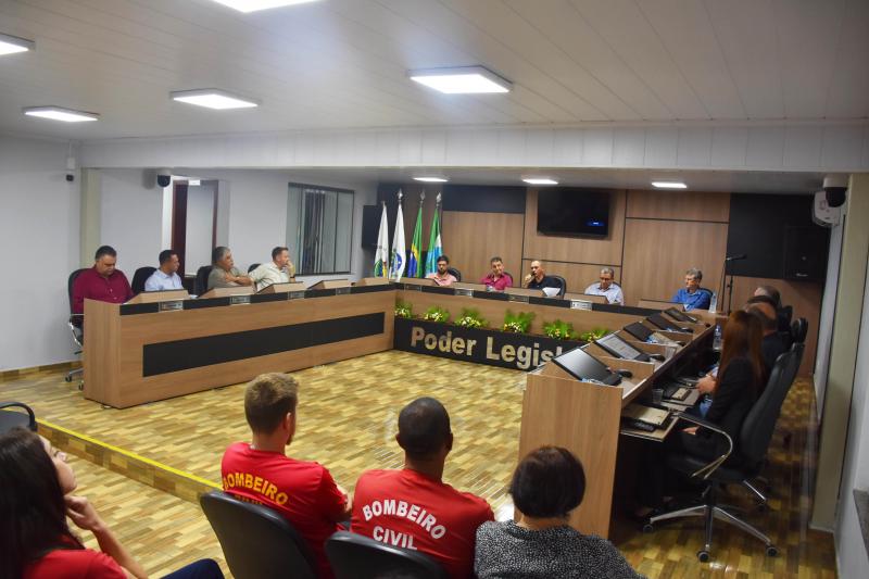 Câmara Municipal realiza 10ª Sessão Ordinária com foco em utilidade pública, mobilização contra o pedágio e novos projetos do Executivo 